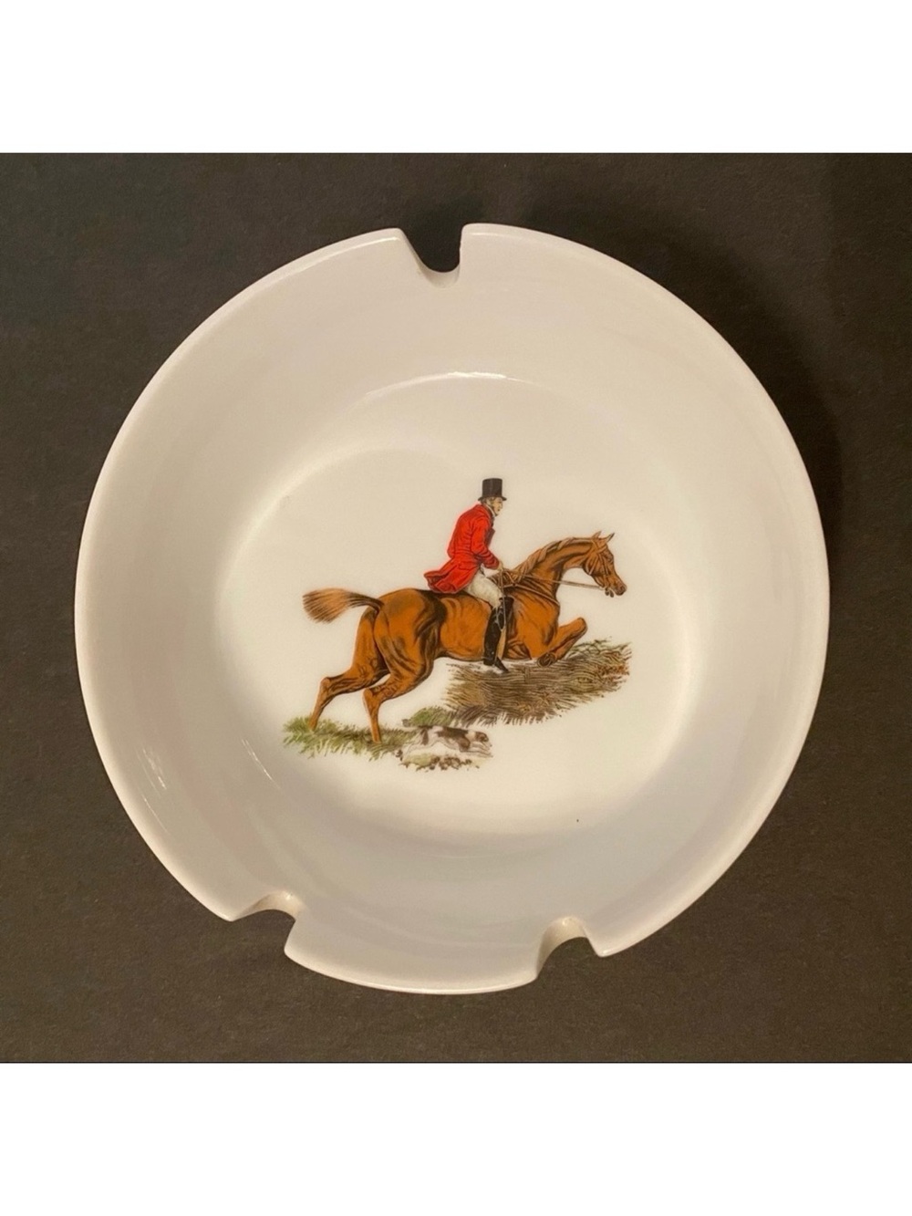 JON ANTON ENGLISH TRINKET DISH ASHTRAY HUNT SCENE WHITE BONE CHINA EQUESTRIAN